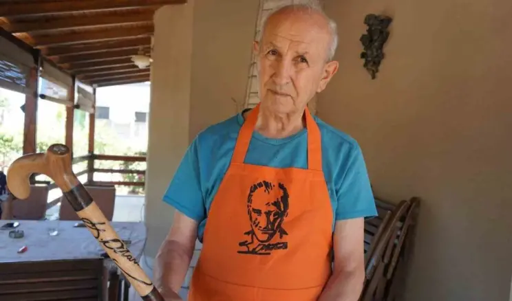 Emekli eğitimci, unutulmaya yüz tutan bastonculuk zanaatını yaşatıyor