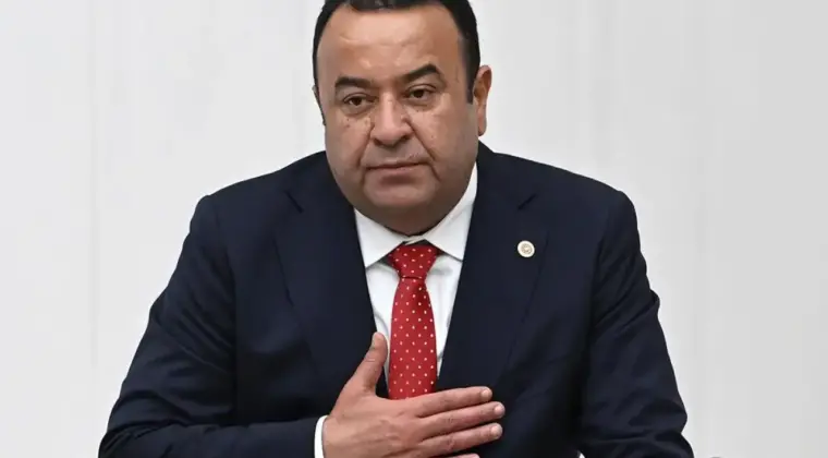 CHP’li Adnan Beker partisinden istifa etti