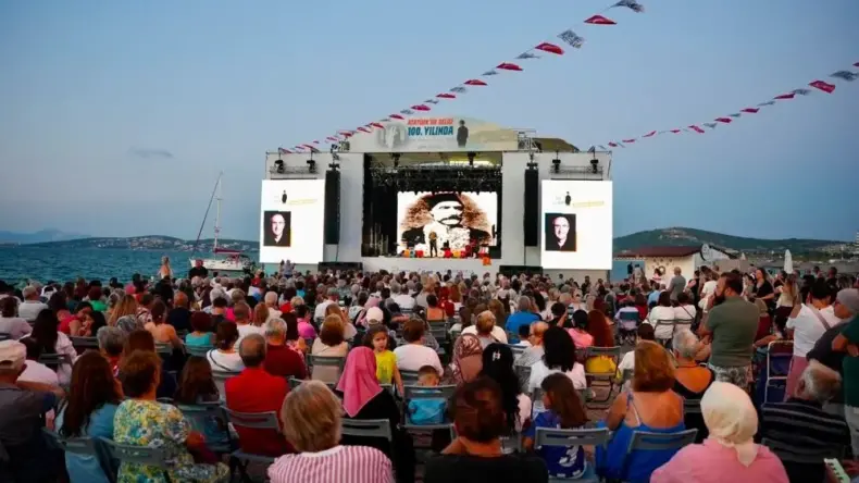Atatürk’ün Çeşme’ye gelişinin 100. yılı etkinliklerle kutlandı
